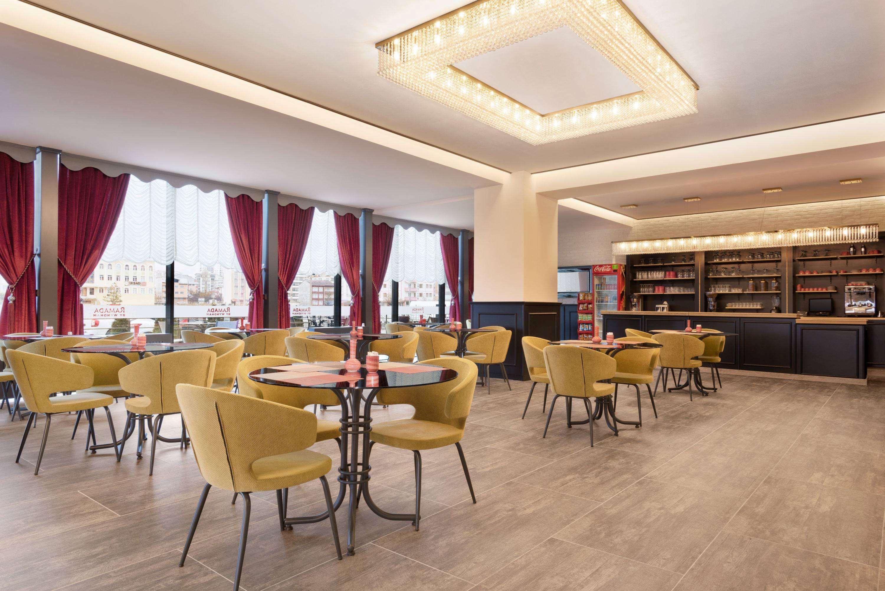 Ramada By Wyndham Sivas Hotel Buitenkant foto