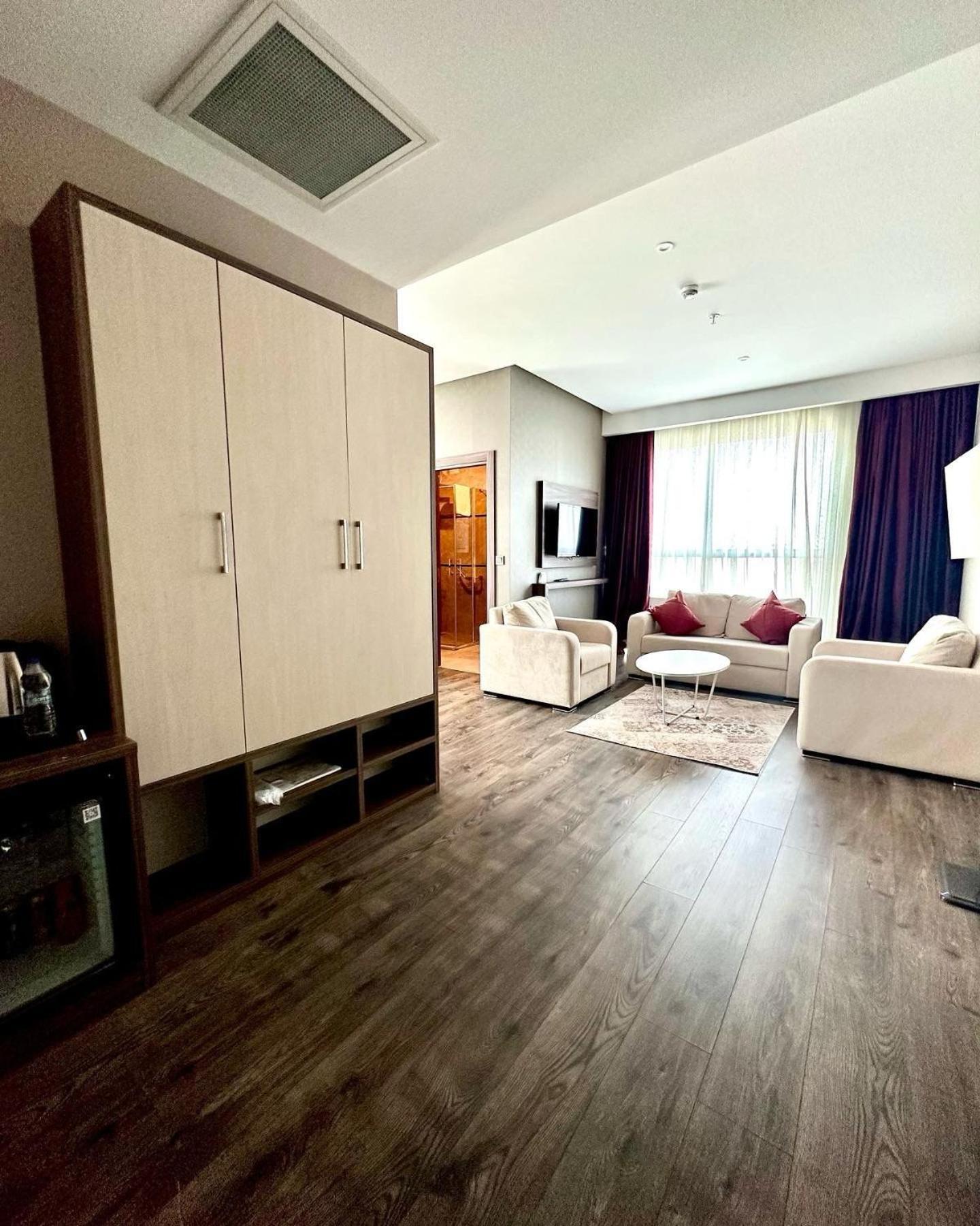Ramada By Wyndham Sivas Hotel Buitenkant foto